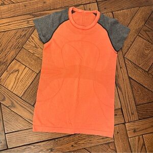lululemon athletica Orange and Gray Short Sleeve Tee